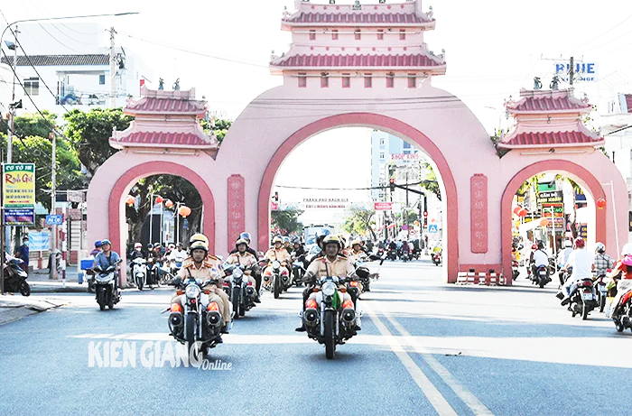 Kiên Giang thực hiện đợt cao điểm bảo đảm trật tự, an toàn giao thông cho lứa tuổi học sinh 